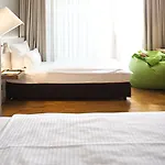 팩토리 호텔 4*