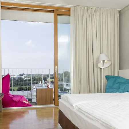 Hotell Factory 4*