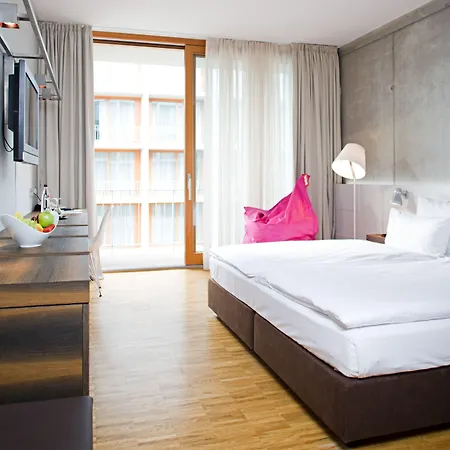 Factory מונסטר