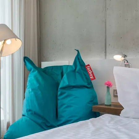 Factory מלון מונסטר